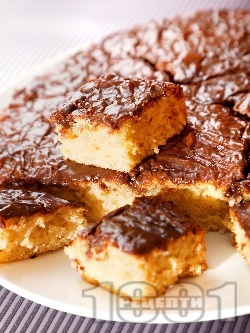 Обикновен маслен сладкиш / кекс с шоколадова глазура - снимка на рецептата